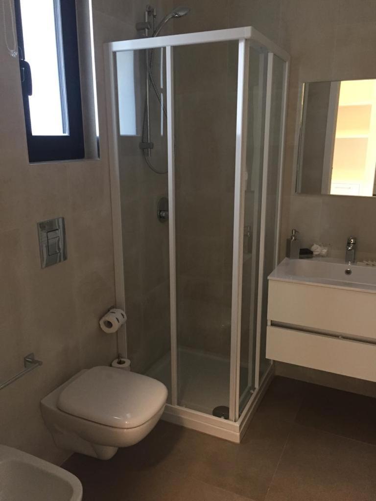 Gatto Bianco Apartment Бари Экстерьер фото