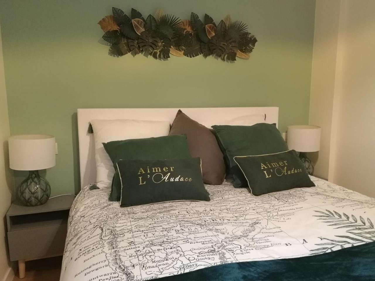 Gatto Bianco Apartment Бари Экстерьер фото
