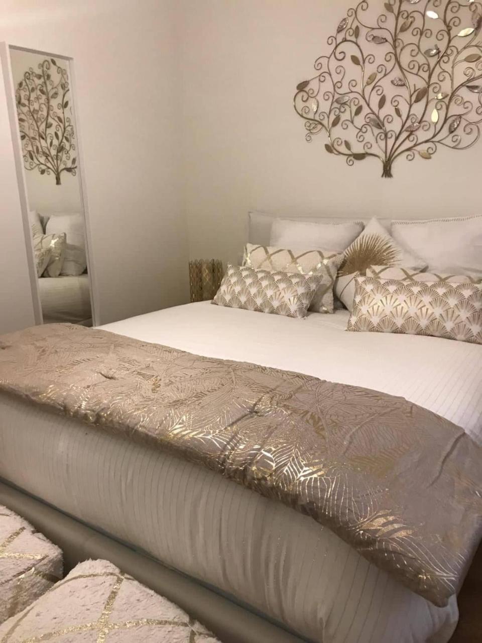 Gatto Bianco Apartment Бари Экстерьер фото
