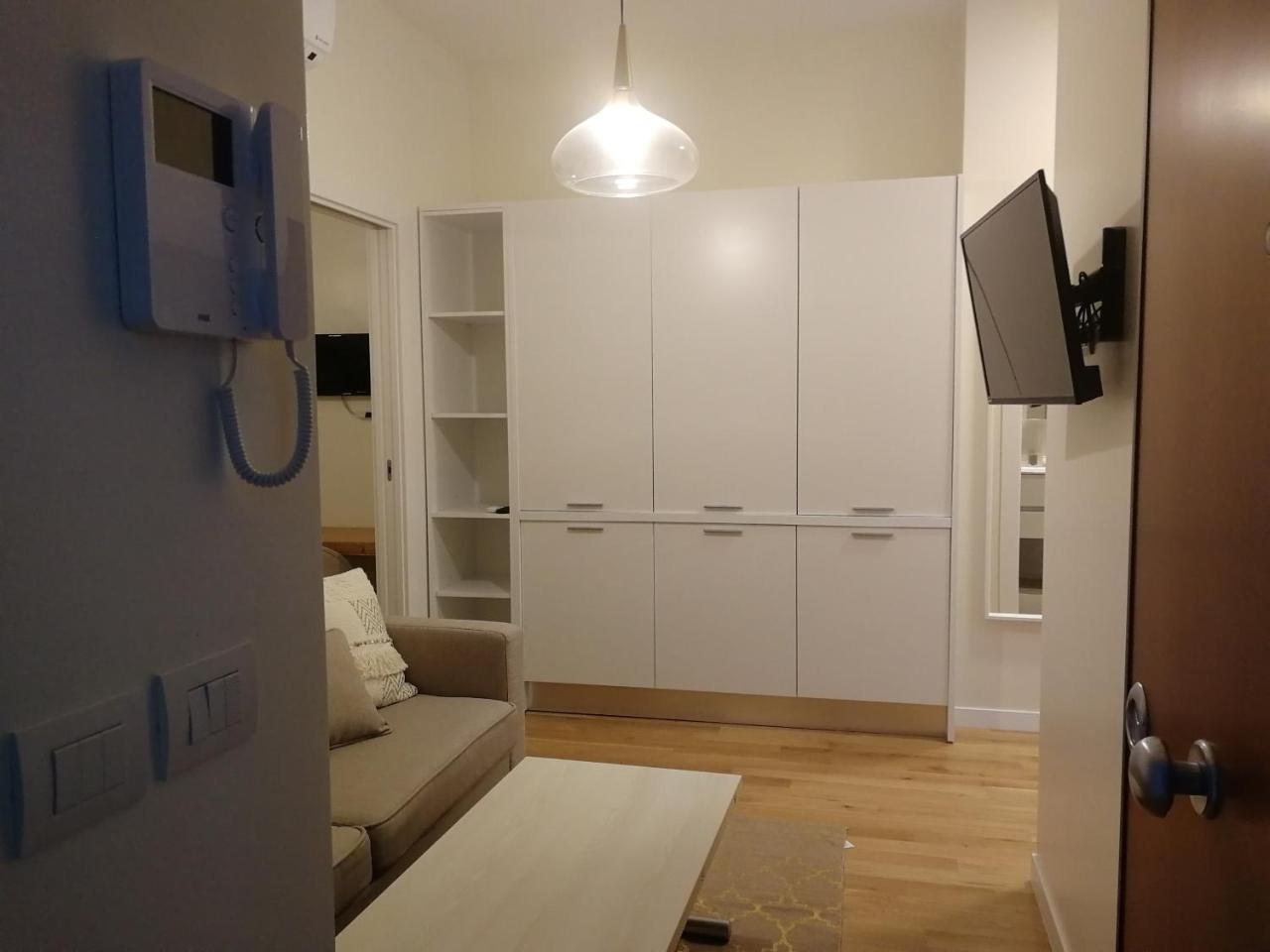 Gatto Bianco Apartment Бари Экстерьер фото