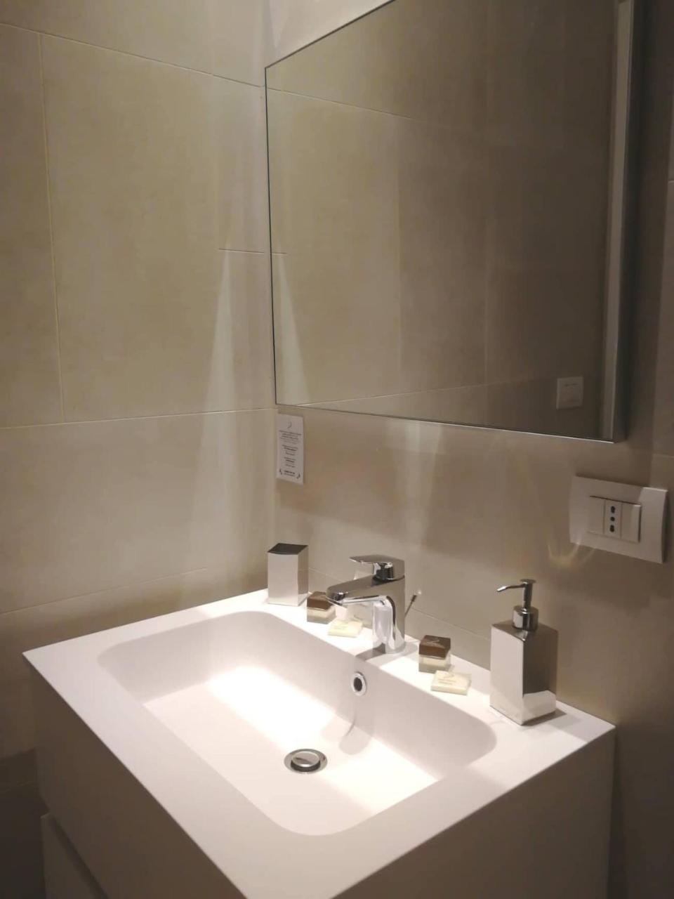 Gatto Bianco Apartment Бари Экстерьер фото