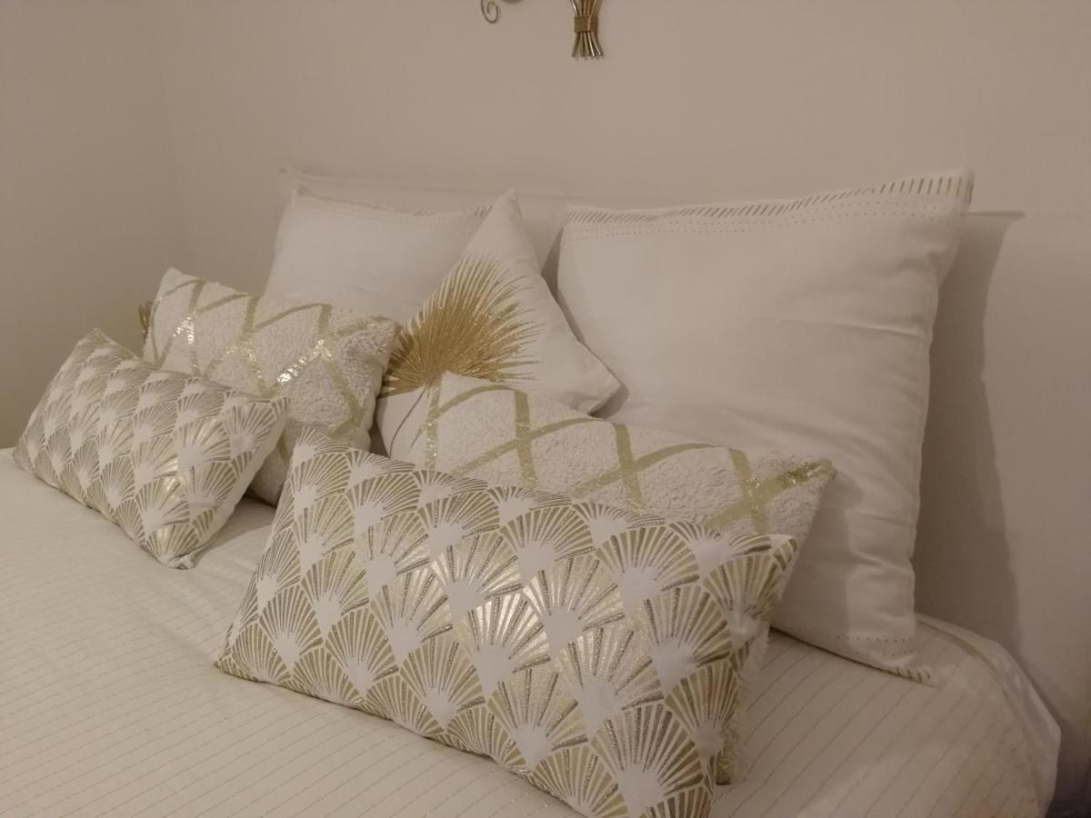 Gatto Bianco Apartment Бари Экстерьер фото