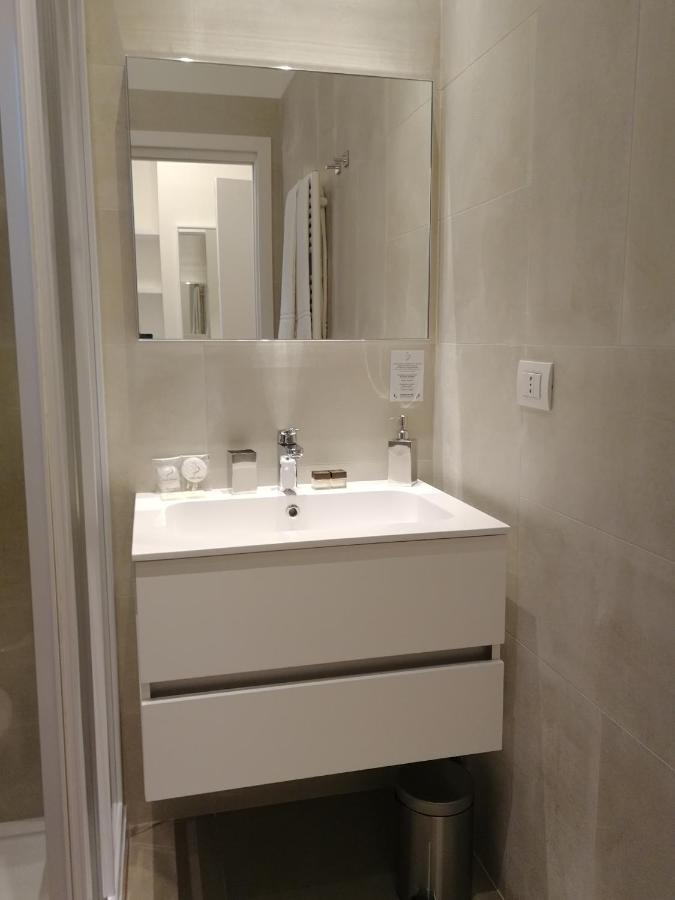 Gatto Bianco Apartment Бари Экстерьер фото